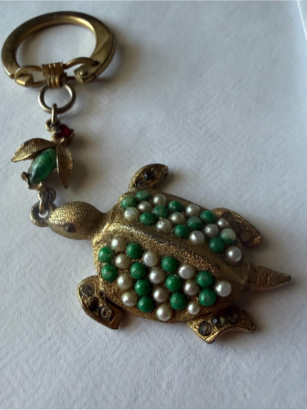 Vintage 1960s Hollywood By Vargas Turtle Keychain Green Faux Pearl Gold Tone